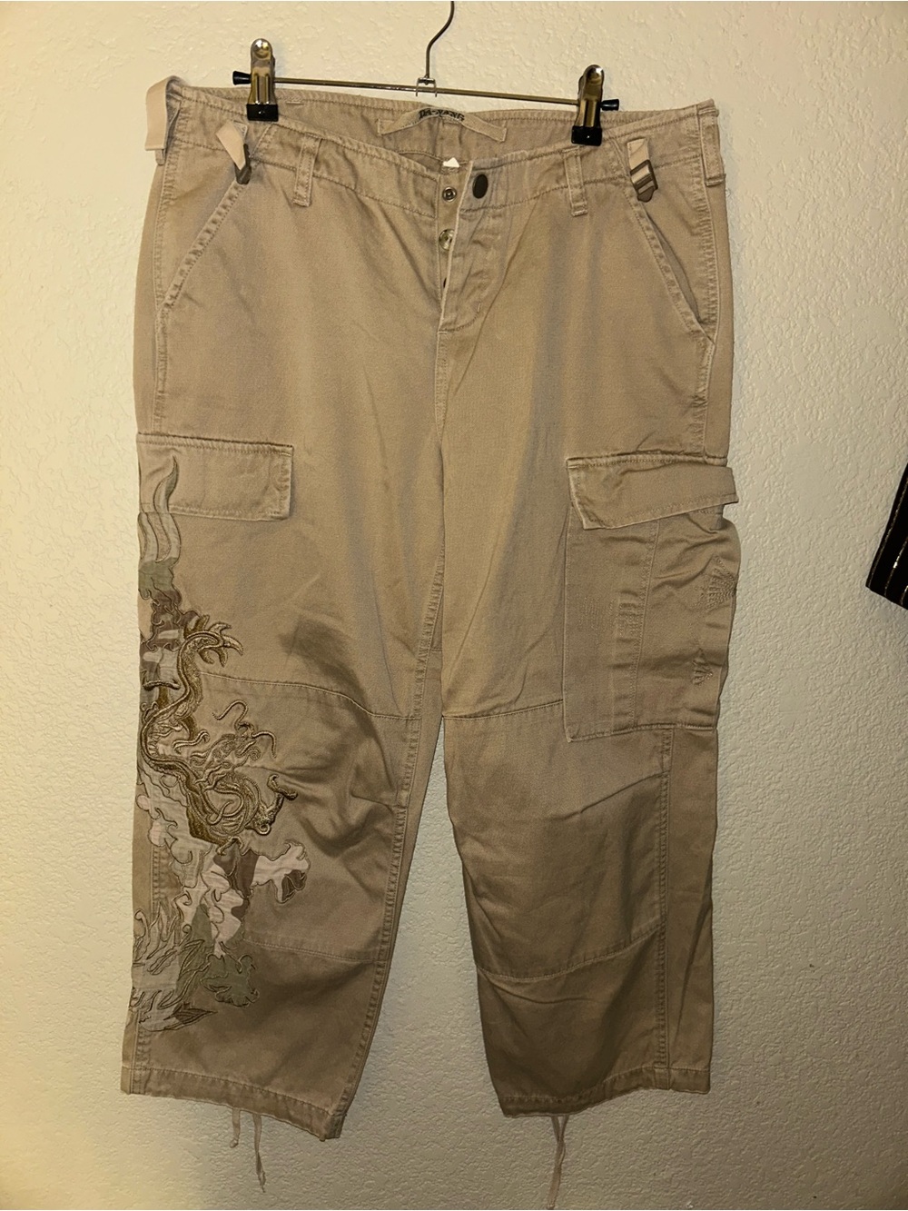 Da Nang Y2K Vintage Khaki Cargo Capris with Embroidered Detail Large